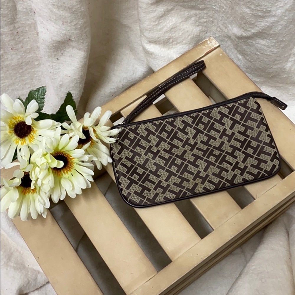 Tommy Hilfiger wristlet